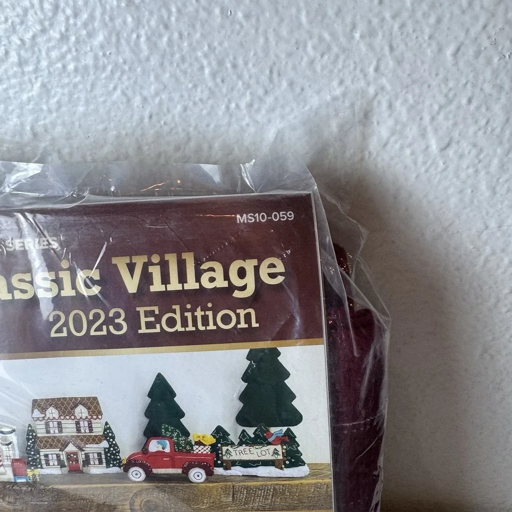 Merry Stockings MS10-059 2023 Edition Mantel Series: Classic Village 5 Piece Kit